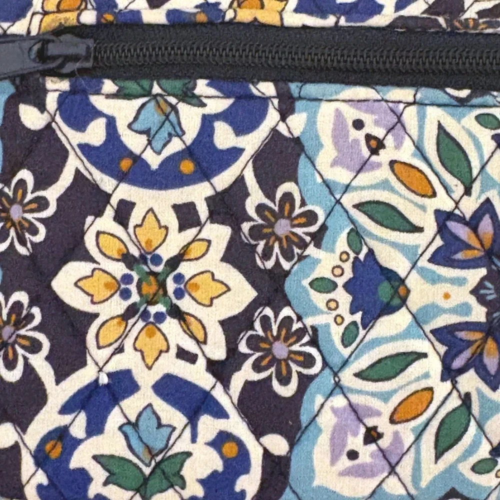 Vera Bradley RFID Quilted Cotton Wristlet Wallet Blue Yellow Medallion‎ Floral